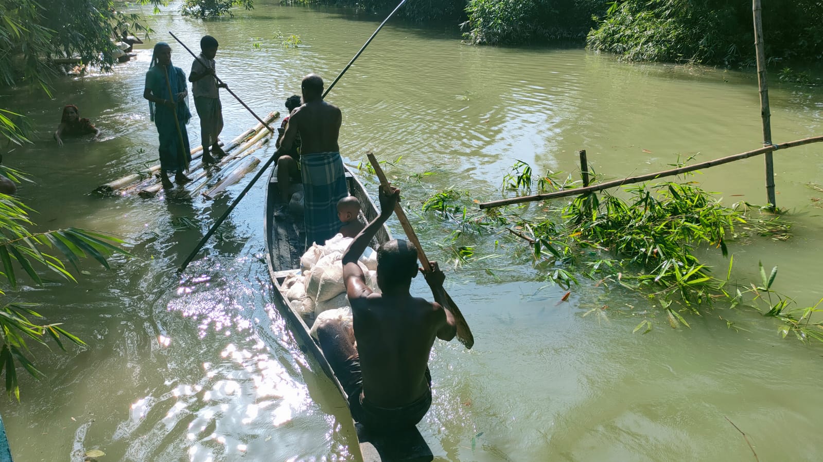 ৬ দিনেও সরকারি ত্রাণ পৌঁছেনি গোয়াইনঘাটের পাঁচপাড়ায়