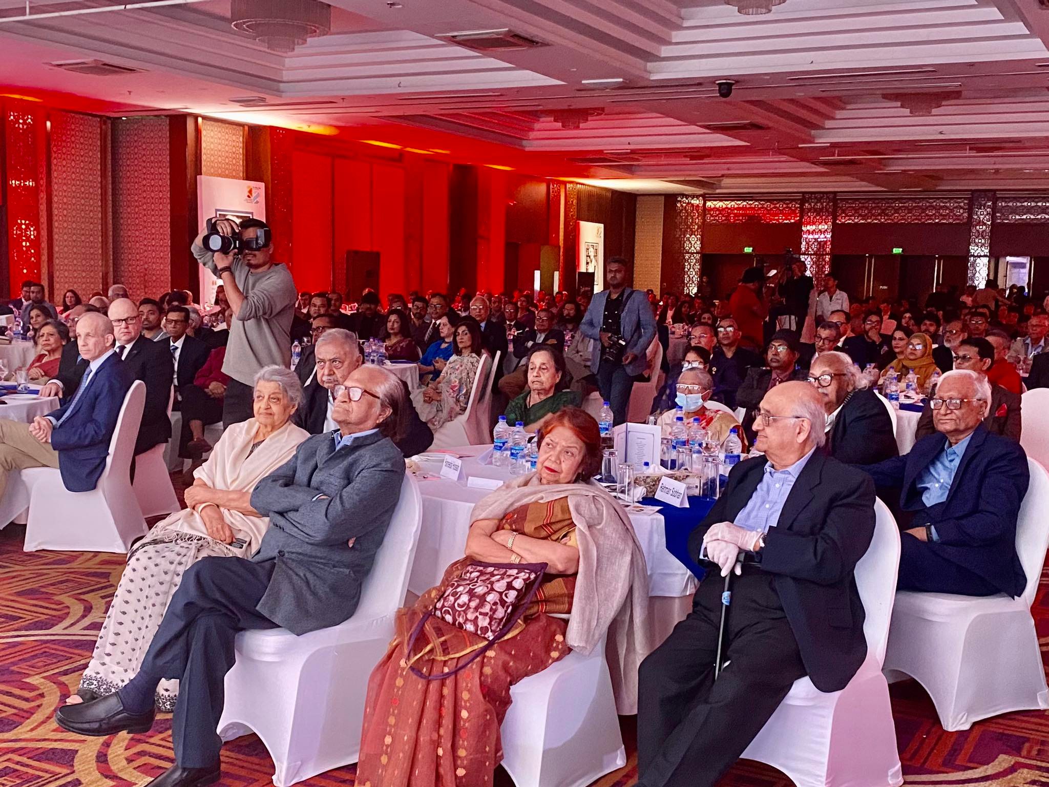 সততা ও সাহসী সাংবাদিকতার ৩২ বছর