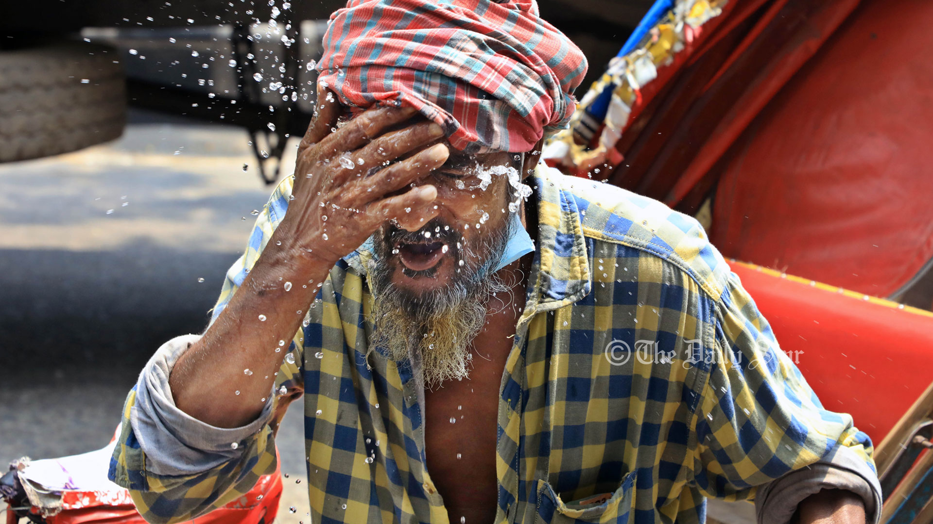 ২ জেলায় অতি তীব্র তাপপ্রবাহ, যশোরে দেশের সর্বোচ্চ তাপমাত্রা ৪২.৬ ডিগ্রি