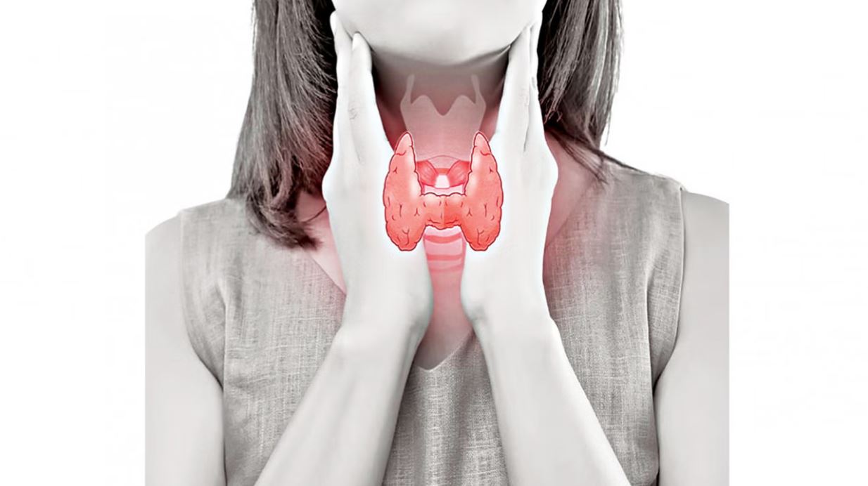 থাইরয়েড সমস্যার ঝুঁকি কাদের বেশি, বুঝবেন কোন লক্ষণে