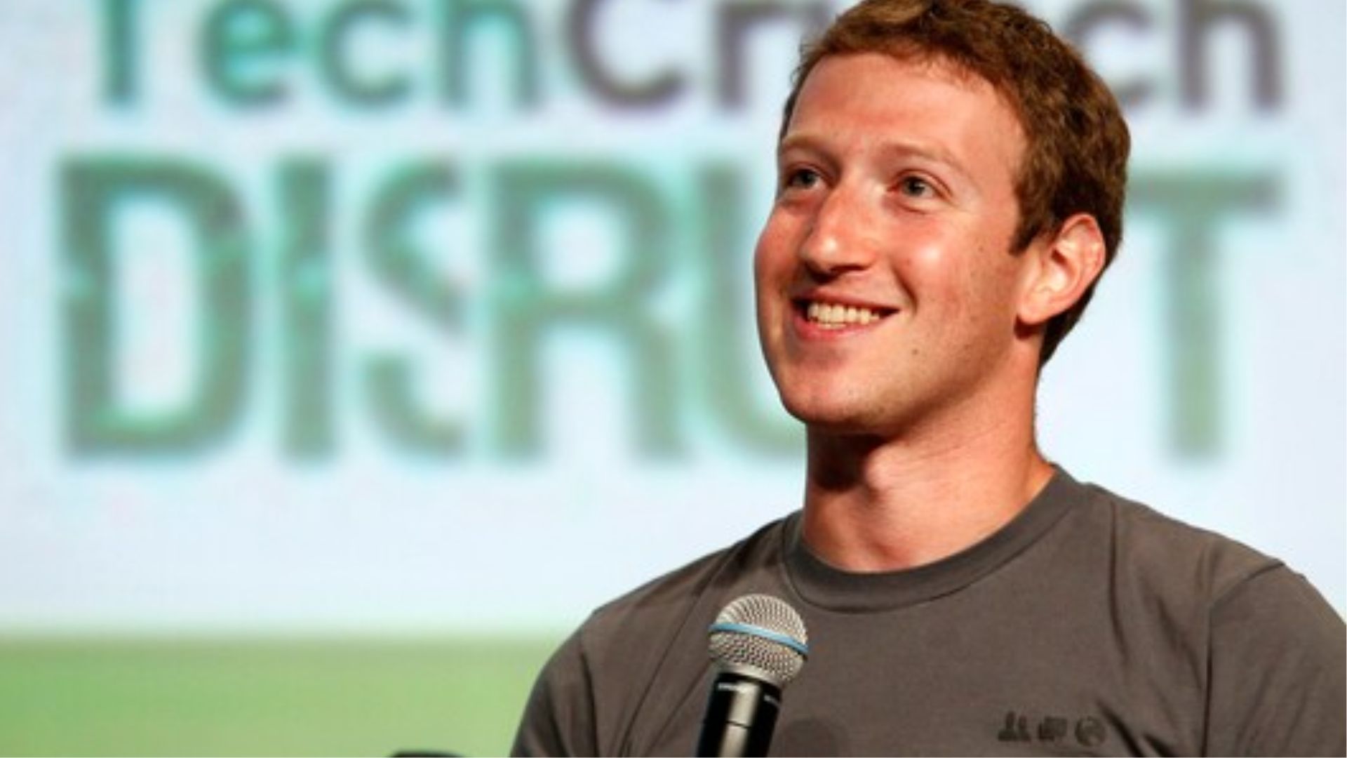 ১১ বছর পর টুইটারে ফিরে যা পোস্ট করলেন জাকারবার্গ