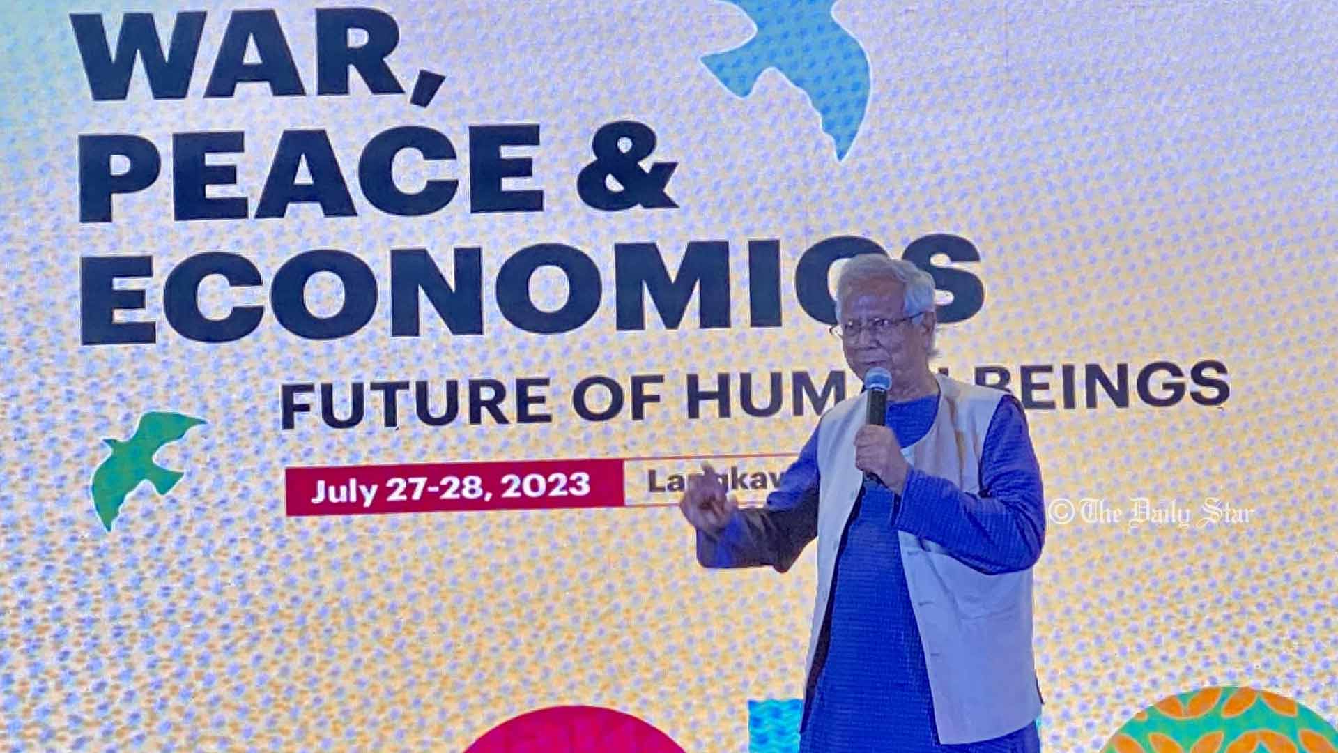 আমরা শান্তি চাই, কিন্তু যা কিছু করি যুদ্ধের জন্য করি: ড. ইউনূস