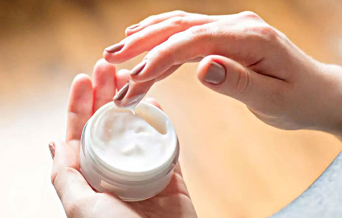 ময়েশ্চারাইজার কি সারা বছর প্রয়োজন, তৈলাক্ত ত্বকের ক্ষেত্রে কী করবেন