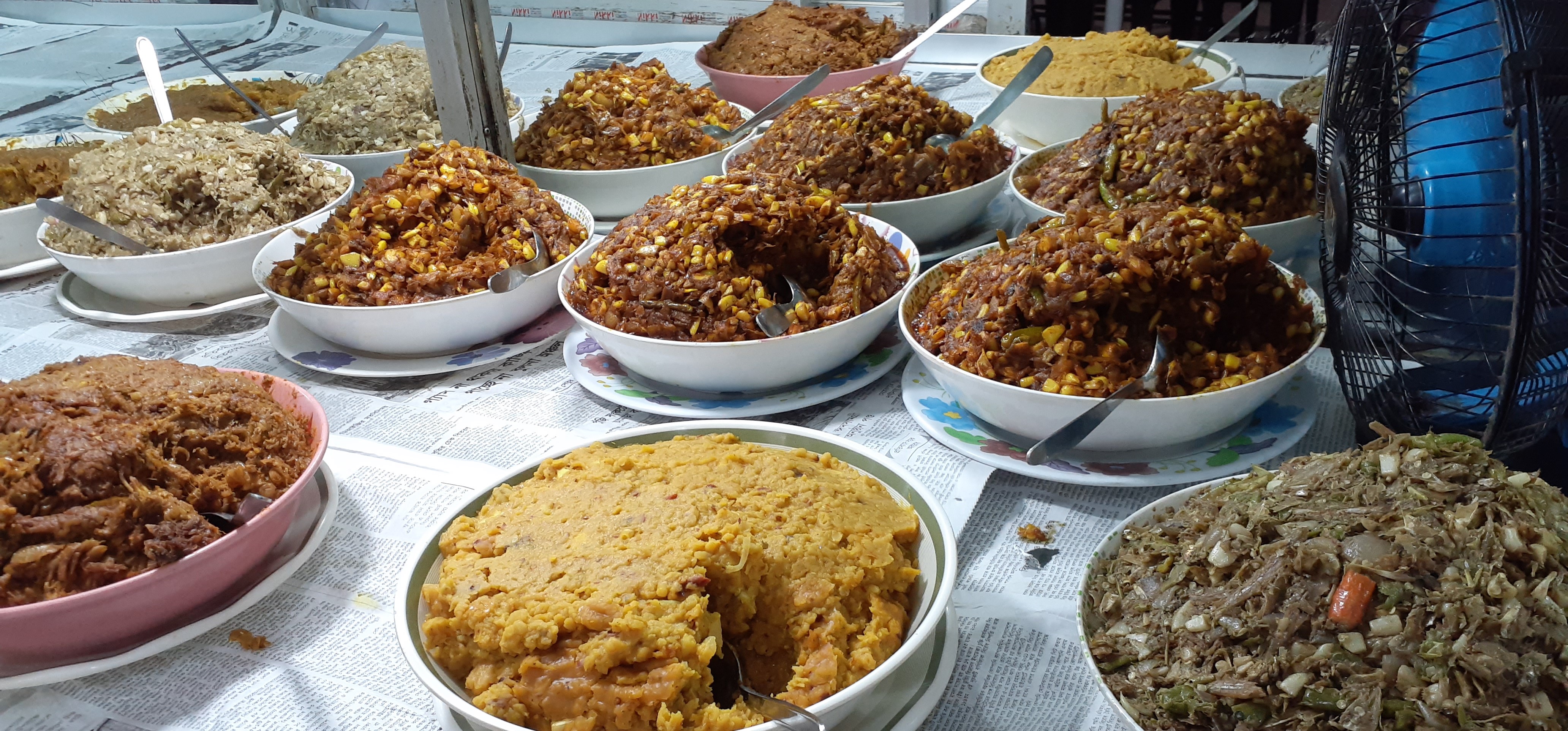 নিকলীর পথে তোতা মিয়ার ৮০ রকম ভর্তার রেস্তোরাঁ