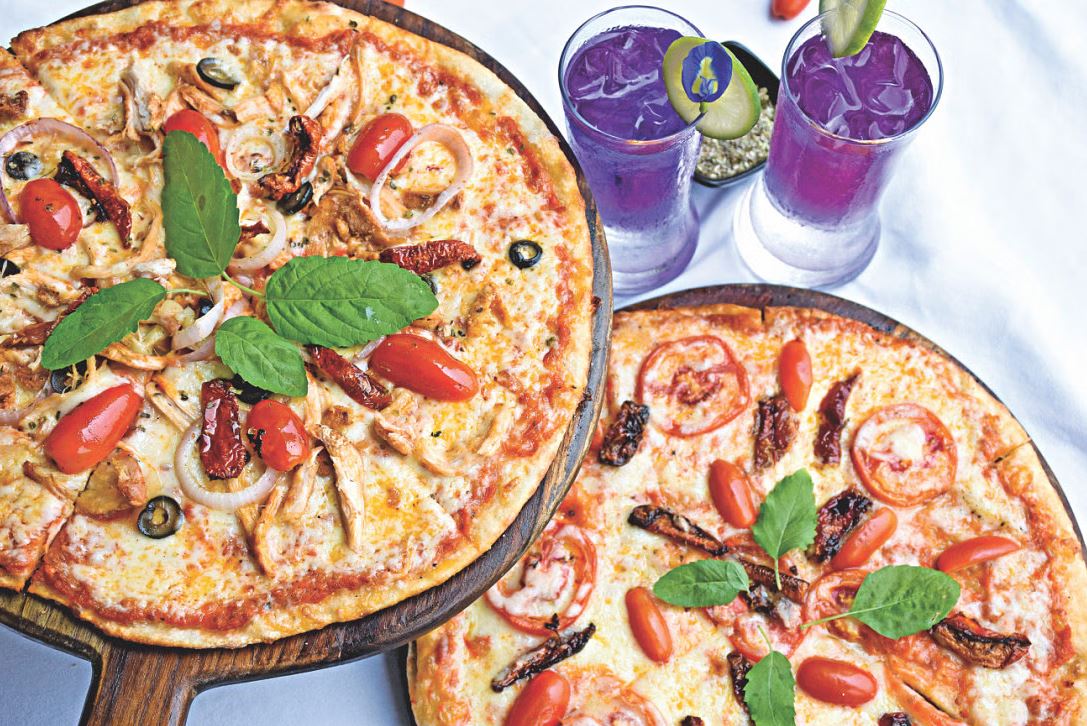 ঢাকায় সুস্বাদু ৮ পিৎজার খোঁজ