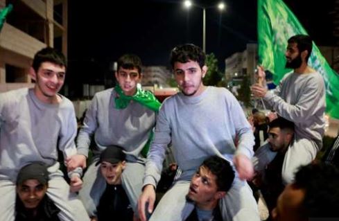 গাজায় যুদ্ধবিরতি শেষ হচ্ছে আজ, মেয়াদ বাড়াতে চায় হামাস