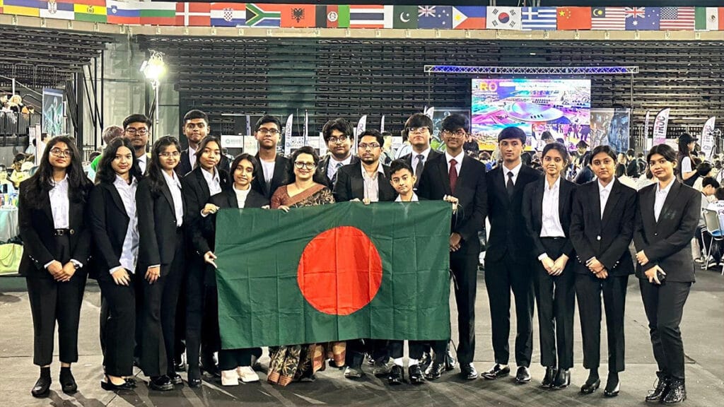 আন্তর্জাতিক রোবট অলিম্পিয়াডে ৩ স্বর্ণসহ ১৫ পদক জয় বাংলাদেশের