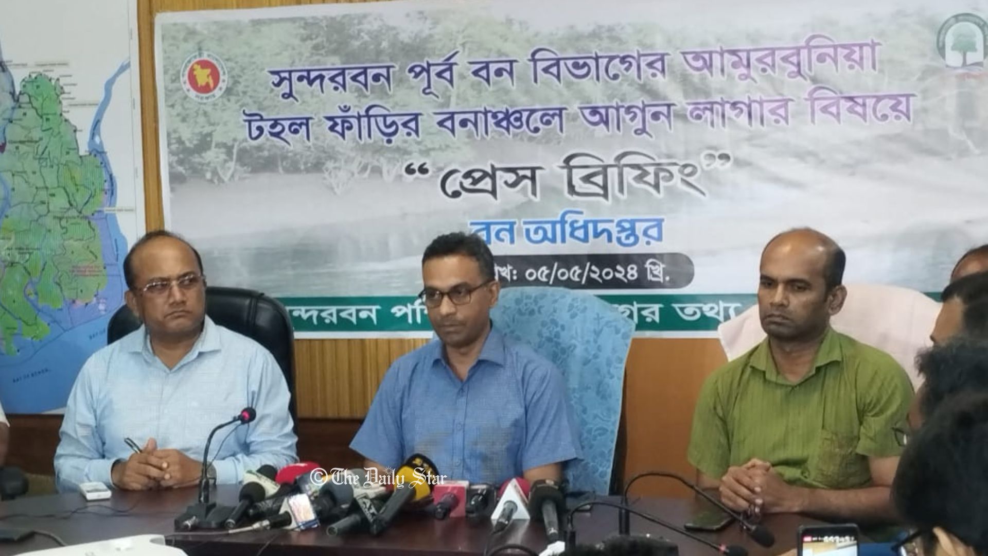 সুন্দরবনের আগুন পুরোপুরি নেভাতে আরও ২-৩ দিন লাগবে: প্রধান বন সংরক্ষক