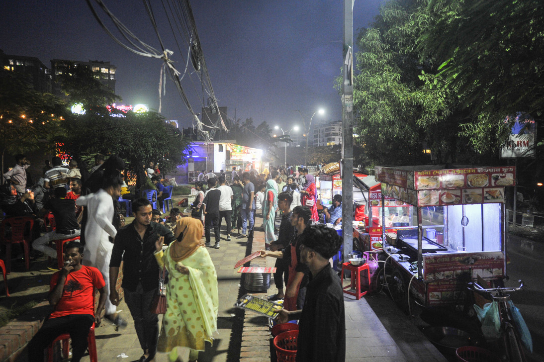 ঝিলপাড় পার্ক: ঢাকার বুকে ছোট্ট অবকাশকেন্দ্র