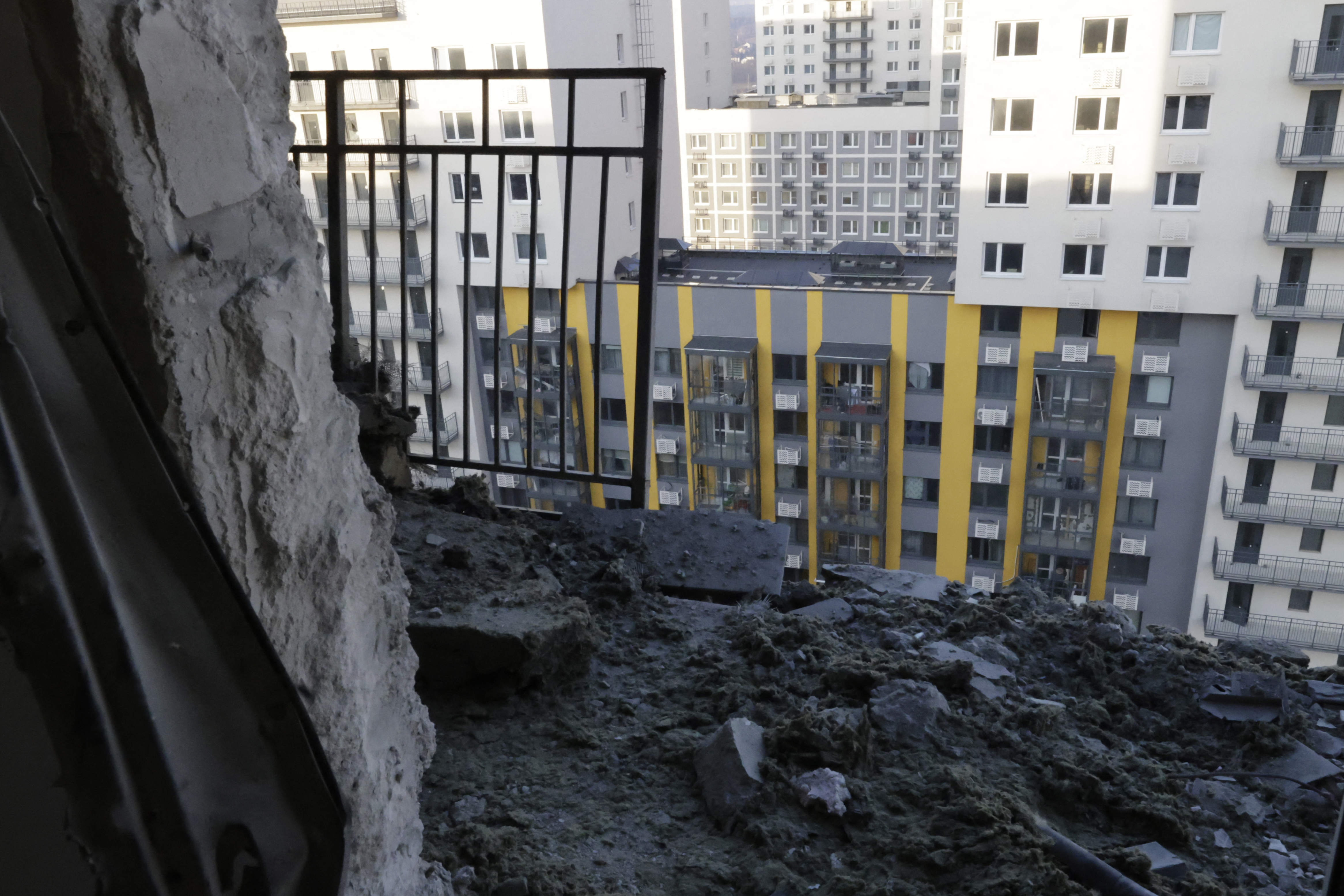 যুদ্ধবিরতি আলোচনার আগে মস্কোয় ইউক্রেনের বড় আকারে ড্রোন হামলা