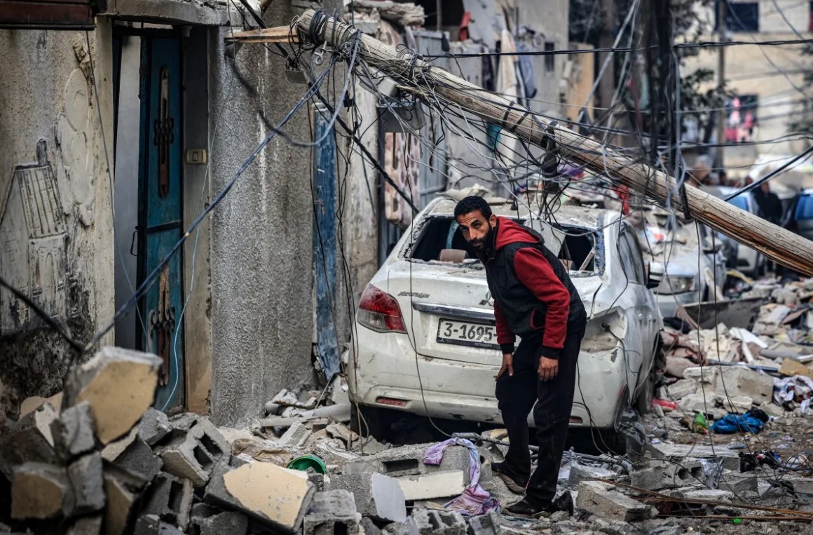 ইসরায়েলি হামলায় নিশ্চিহ্নের পথে রাফা