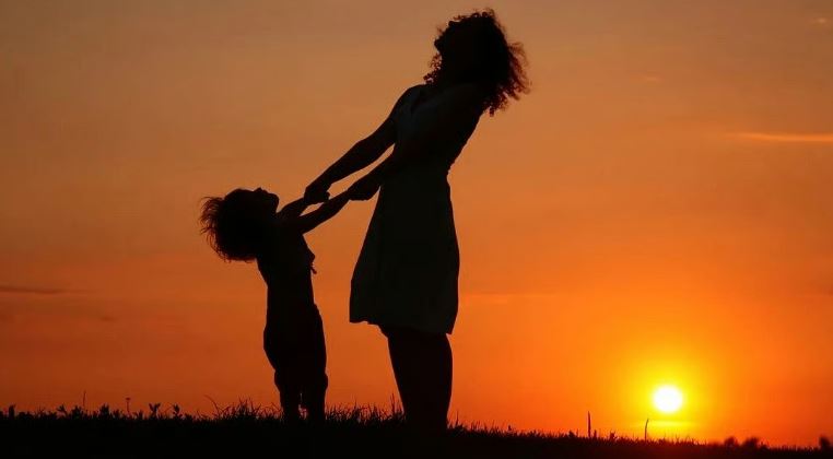 জন্ম না দিয়েও মা যারা, তাদেরকেও মা দিবসের শুভেচ্ছা