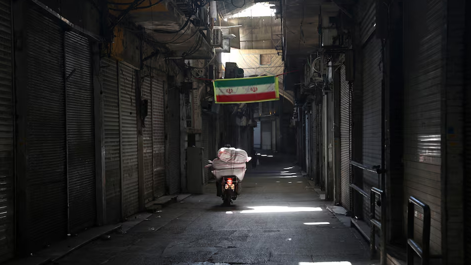 ইরানে ৪০টির বেশি সামরিক স্থাপনায় হামলার দাবি ইসরায়েলের