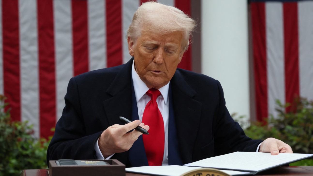 ভারতীয় পণ্যে ১ আগস্ট থেকে ২৫ শতাংশ শুল্ক: ট্রাম্প