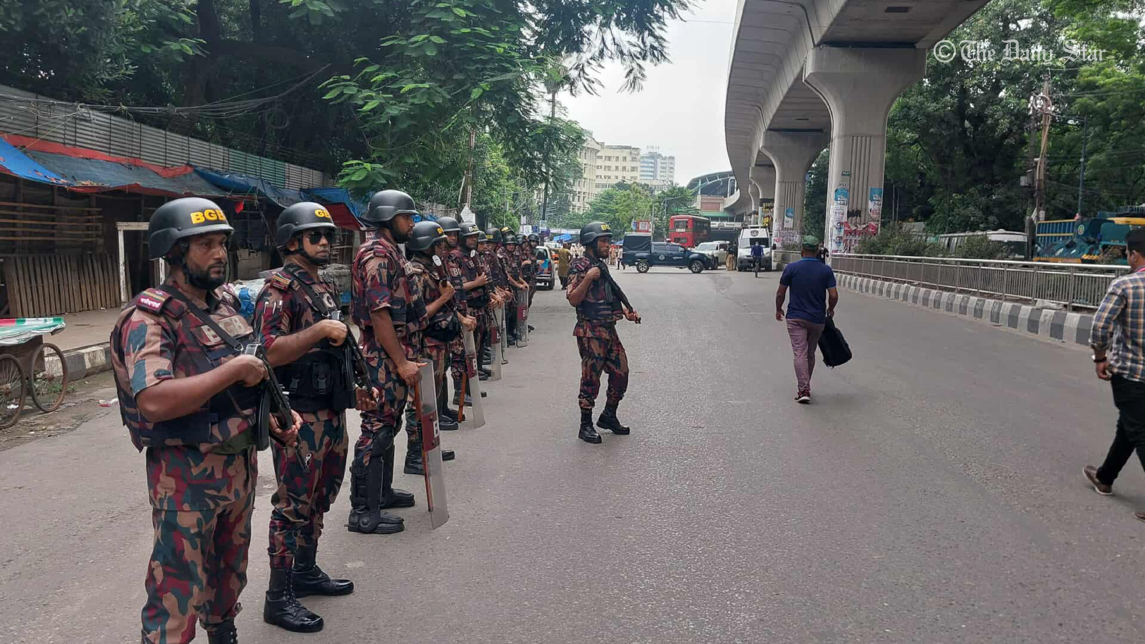 ডাকসু নির্বাচন ঘিরে নিরাপত্তার চাদরে মোড়ানো ঢাবি ক্যাম্পাস